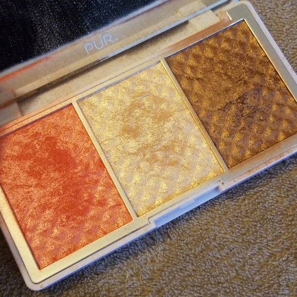PUR Bronze and Brighten pallet - Picture 2 of 3